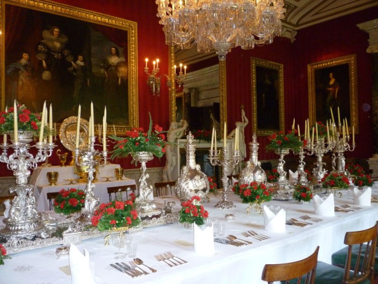chatsworth-house-dining-room-by-whiteghost-dot-ink